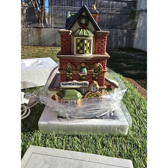 Vtg Town Square Collectibles WOODSIDE WATCH MAKER Christmas Village New In Box - Picture 2 of 10